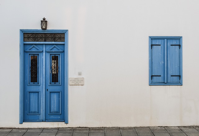 door-2096367_640